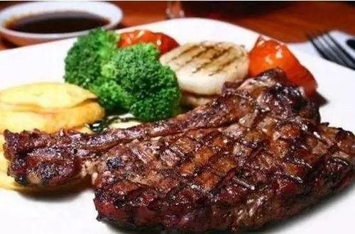 娱乐吃瓜酱牛排视频,揭秘美食与娱乐的跨界融合